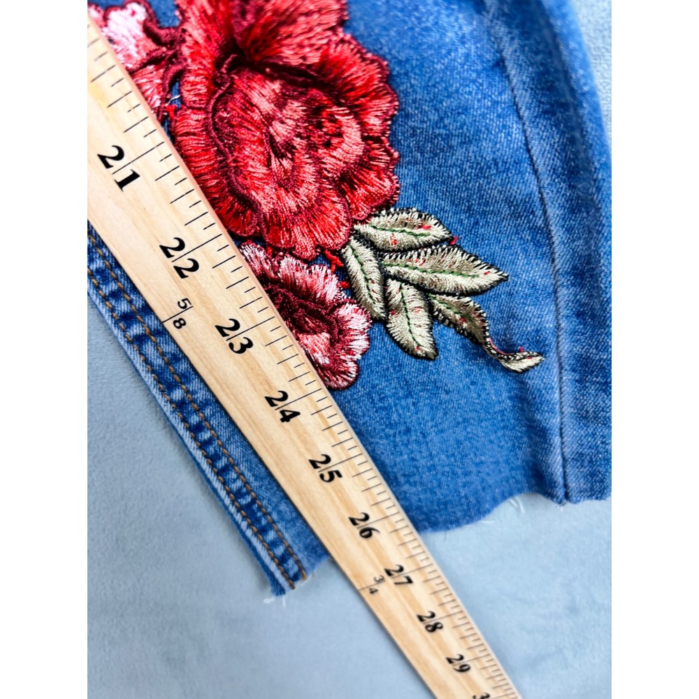 Venus Floral Embroidered Rose Skinny Jeans Medium Wash Raw Hem Size 4 - Picture 10 of 13